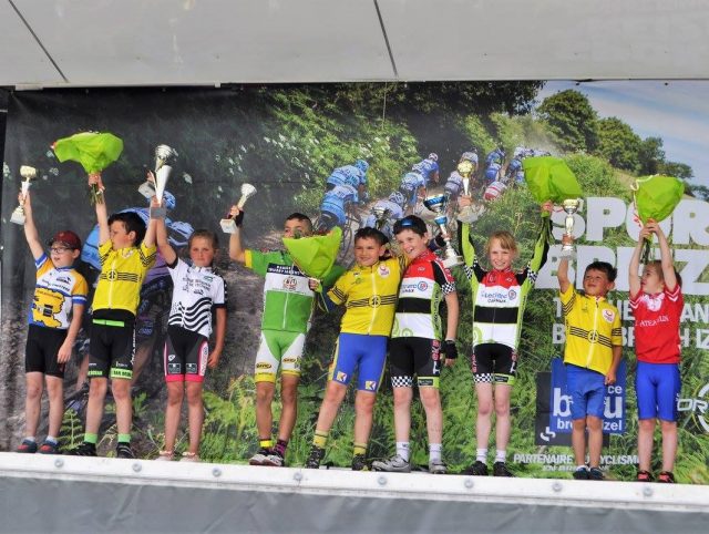 La Sportbreizh des coles de cyclisme: Mell, Cariou , Le Nay et Coet