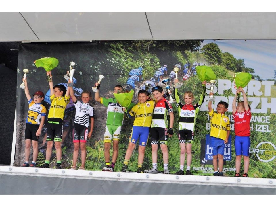 La Sportbreizh des écoles de cyclisme: Mell, Cariou , Le Nay et Coet